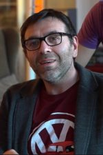 Bora Tekay; Bursa, Türkiye doğumlu Türk yönetmen, oyuncu, kamera operatörü, yapımcı