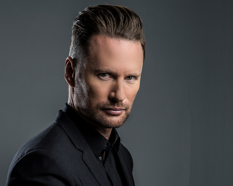 Brian Tyler; Los Angeles, Kaliforniya, ABD doğumlu Amerikalı besteci, müzisyen, yapımcı