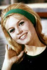 Brigitte Bardot; Paris, Fransa doğumlu Brigitte Anne-Marie Bardot olarak da bilinen Fransız manken, şarkıcı, aktivistoyuncu