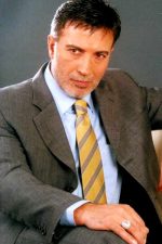 Bulut Aras; Denizli, Türkiye doğumlu Türk oyuncu