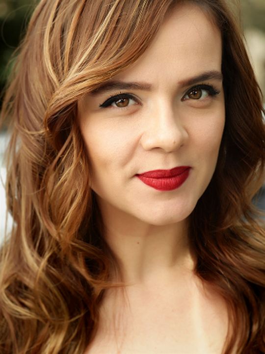 Burcu Altın; İstanbul, Türkiye doğumlu Türk oyuncu