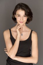 Büşra Develi; İzmit, Kocaeli, Türkiye doğumlu Türk oyuncu