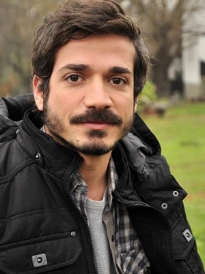 Cahit Gök; Bingöl, Türkiye doğumlu Türk oyuncu