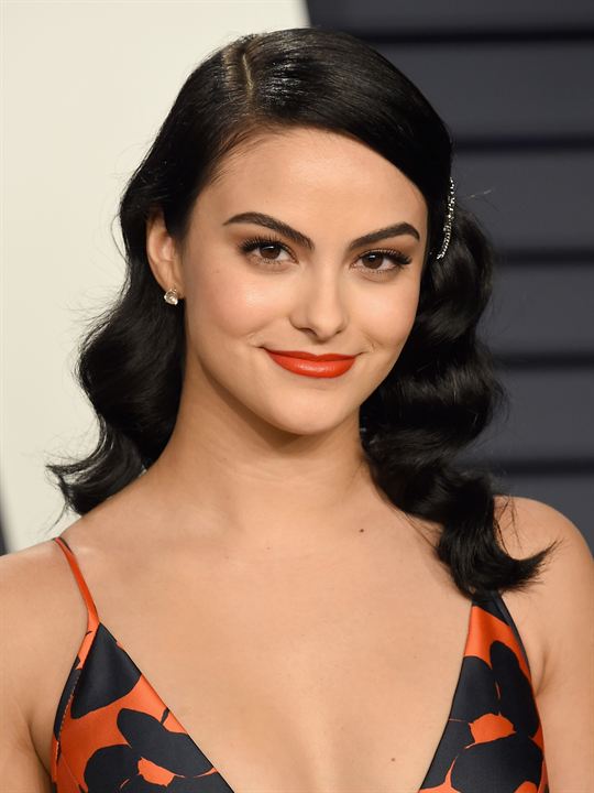 Camila Mendes; Charlottesville, Virginia, ABD doğumlu Camila Carraro Mendes olarak da bilinen Amerikalı oyuncu