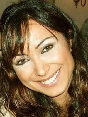 Canan Hoşgör; Bandırma, Balıkesir, Türkiye doğumlu Türk oyuncu