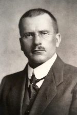Carl Gustav Jung; Kesswil, Thurgau, İsviçre doğumlu İsviçrelipsikiyatrist yazar