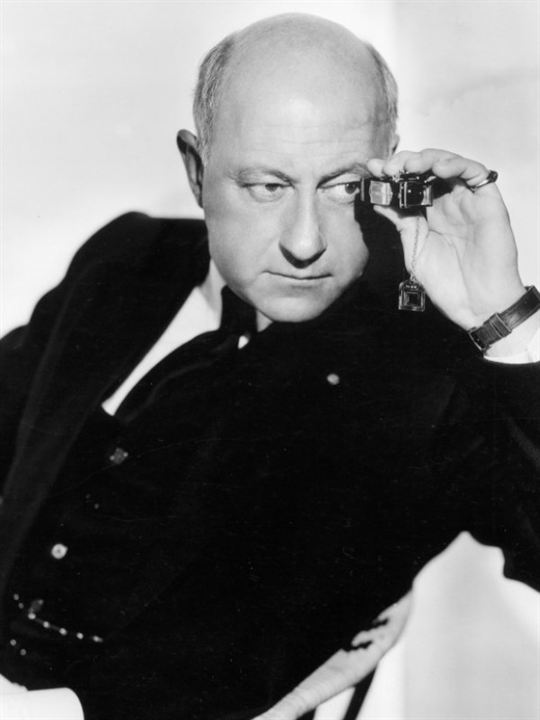 Cecil B. DeMille; Ashfield, Massachusetts, ABD doğumlu Cecil Blount DeMille, Cecil Blount DeMille olarak da bilinen Amerikalı yapımcı, yönetmen, oyuncu