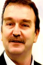 Cem Kurtoğlu; İstanbul, Türkiye doğumlu Türk oyuncu, seslendirme sanatçısı