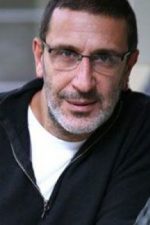 Cem Özer; Göksun, Kahramanmaraş, Türkiye doğumlu Türk oyuncu, yazar