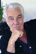 Cesar Romero; New York City, New York, ABD doğumlu Amerikalı oyuncu