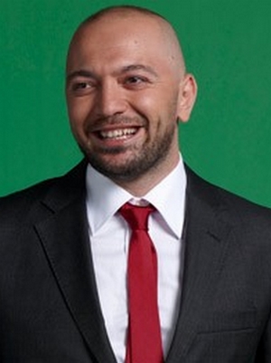 Ceyhun Yılmaz; İstanbul, Türkiye doğumlu Türk oyuncu, yardımcı yönetmen