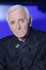 Charles Aznavour; Saint-Germain-des-Prés, Paris, Fransa doğumlu Shahnour Varenagh Aznavourian, Charles Aznavurian, Varenagh Aznourian olarak da bilinen Fransız şarkıcı, söz yazarı, diplomat, filmin diğer müzikleri oyuncu, besteci
