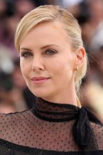 Charlize Theron; Benoni, Güney Afrika doğumlu Güney Afrikalı oyuncu, yapımcı, idari yapımcı
