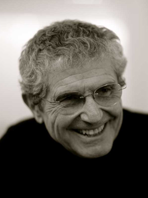 Claude Lelouch; Paris, Fransa doğumlu Fransız yönetmen, senarist, yapımcı, görüntü yönetmeni