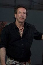 Clive Barker; Liverpool,Merseyside,İngiltere doğumlu İngilizressamyazar, yapımcı, senarist, yönetmen