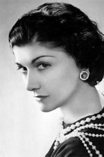 Coco Chanel; Saumur , Maine-et-Loire, Fransa doğumlu Gabrielle Bonheur Chanel olarak da bilinen Fransız moda tasarımcısısanat danışmanı, kostüm tasarımcısı