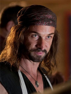 Colin Cunningham; Los Angeles, Kaliforniya, ABD doğumlu Amerikalı oyuncu