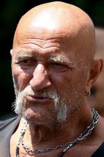 Coşkun Göğen; Samatya, Fatih, İstanbul, Türkiye doğumlu Türk oyuncu