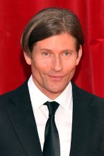 Crispin Glover; New York City, New York, ABD doğumlu Crispin Hellion Glover olarak da bilinen Amerikalı koleksiyoncu, ressam oyuncu, yazar, müzisyen