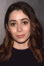 Cristin Milioti; Cherry Hill, New Jersey, ABD doğumlu Amerikalı şarkıcı oyuncu