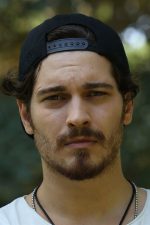 Çağatay Ulusoy; İstanbul, Türkiye doğumlu Türk oyuncu