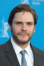 Daniel Brühl; Barselona, İspanya doğumlu Daniel César Martín Brühl González Domingo olarak da bilinen Alman oyuncu