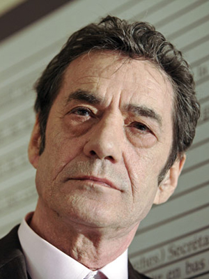 Daniel Duval; Vitry-sur-Seine, Val-de-Marne, Fransa doğumlu Fransız oyuncu, yönetmen, senarist