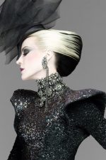 Daphne Guinness; Hampstead,Londra,İngiltere doğumlu Daphne Diana Joan Susanna Guinness olarak da bilinen İngiliz  oyuncu, bütçe sorumlusu