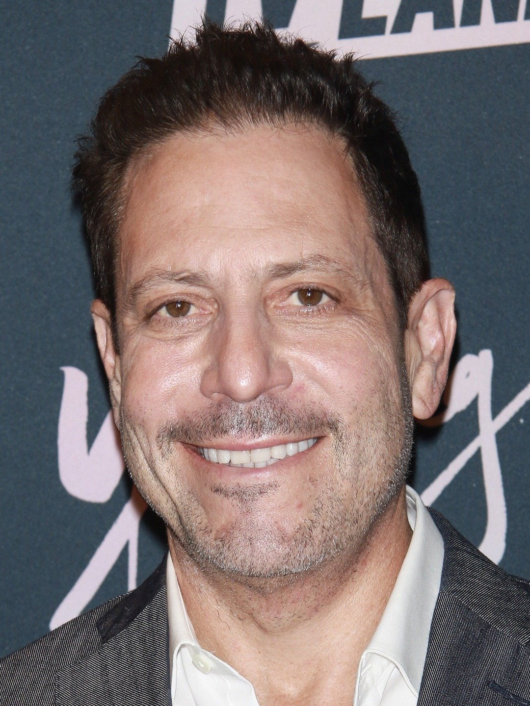 Darren Star; Potomac, Maryland, ABD doğumlu Amerikalı senarist, yaratıcı, idari yapımcı, yönetmen