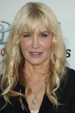 Daryl Hannah; Chicago, Illinois, ABD doğumlu Daryl Christine Hannah olarak da bilinen Amerikalı oyuncu, idari yapımcı, senarist