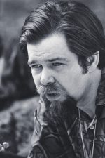 Dave Van Ronk; Brooklyn, New York City, New York, ABD doğumlu Amerikalı gitarist, şarkıcı, söz yazarı müzisyen, besteci, oyuncu