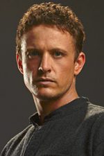 David Lyons; Melbourne, Victoria, Avustralya doğumlu Avustralyalı oyuncu