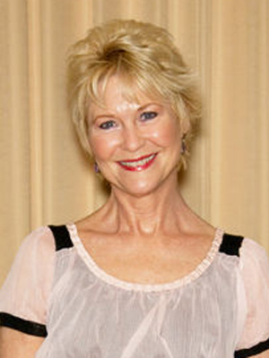 Dee Wallace; Kansas City, Wyandotte, Kansas, ABD doğumlu Deanna Bowers, Dee Wallace-Stone, Dee Wallace Stone olarak da bilinen Amerikalı oyuncu