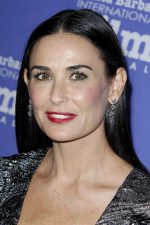 Demi Moore; Roswell, New Mexico, ABD doğumlu Demi Gene Guynes olarak da bilinen Amerikalı oyuncu, yapımcı