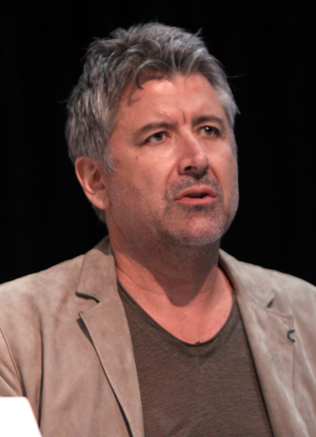 Deran Sarafian; Los Angeles, Kaliforniya, ABD doğumlu Amerikalı yönetmen, idari yapımcı, senarist, oyuncu