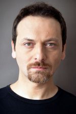 Devrim Özder Akın; Eskişehir, Türkiye doğumlu Türk oyuncu