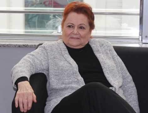 Diler Saraç; İzmir, Türkiye doğumlu Türk oyuncu