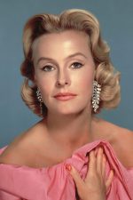 Dina Merrill; New York City, New York, ABD doğumlu Amerikalı iş kadını, hayırsever oyuncu