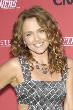 Dina Meyer; Queens, New York City, New York, ABD doğumlu Amerikalı manken oyuncu