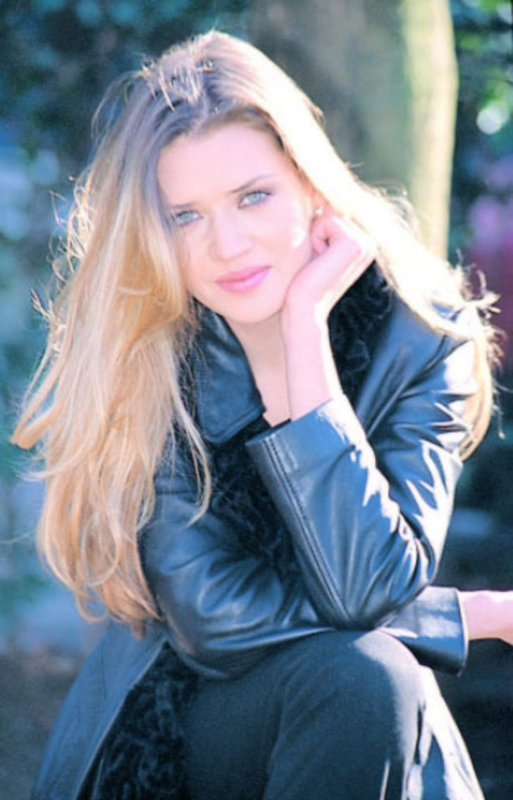 Doğa Bekleriz; İstanbul, Türkiye doğumlu Türk oyuncu