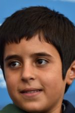 Doğan İzci; Yerköy, Yozgat, Türkiye doğumlu Türk oyuncu