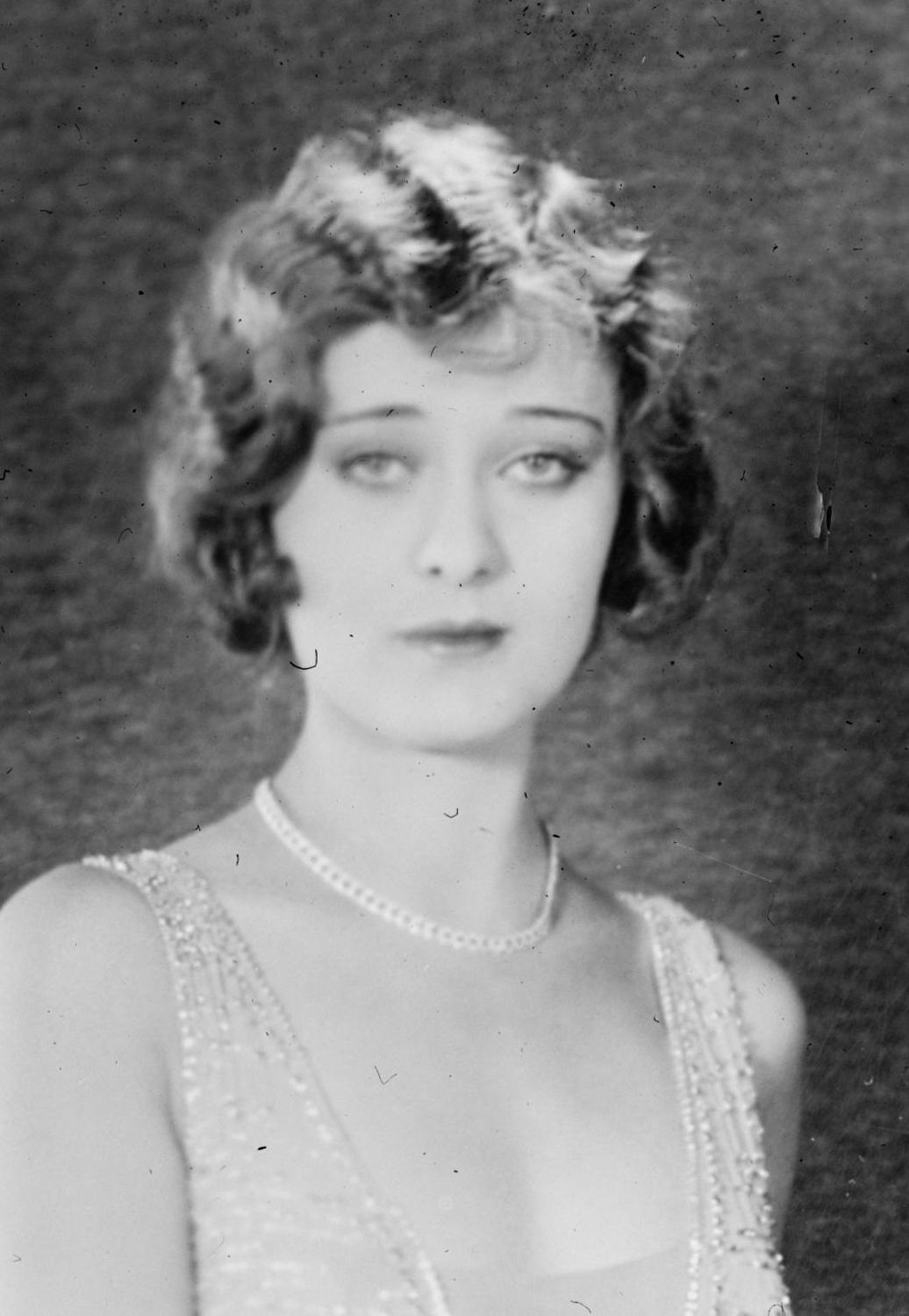 Dolores Costello; Pittsburgh, Pensilvanya, ABD doğumlu Goddess of the Silent Screen olarak da bilinen Amerikalı oyuncu