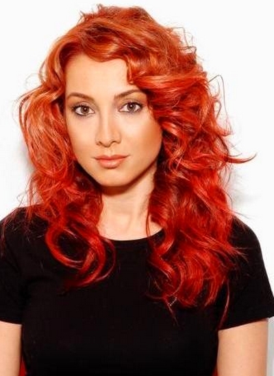 Dolunay Soysert; Adana, Türkiye doğumlu Türk oyuncu