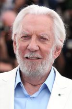 Donald Sutherland; Saint John,New Brunswick,Kanada doğumlu Donald McNichol Sutherland olarak da bilinen Kanadalı  oyuncu