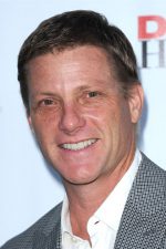 Doug Savant; Burbank, Los Angeles, Kaliforniya, ABD doğumlu Amerikalı oyuncu