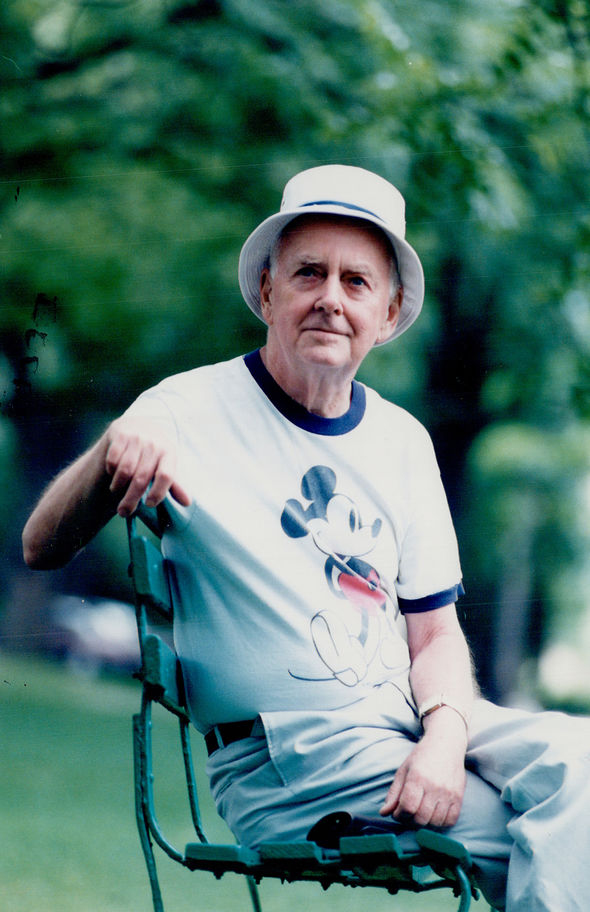 Douglas Rain; Winnipeg,Manitoba,Kanada doğumlu Kanadalı  oyuncu, seslendirme sanatçısı