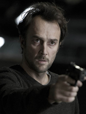 Carlos Leal; Lozan, İsviçre doğumlu Dr. Carlos Leal olarak da bilinen İsviçrelirapçi oyuncu,müzisyen