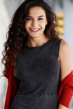 Ebru Şahin; İstanbul, Türkiye doğumlu Türk oyuncu