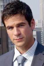 Eddie Cahill; New York City, New York, ABD doğumlu Amerikalı oyuncu