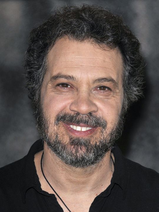 Edward Zwick; Winnetka, Illinois, ABD doğumlu Edward M. Zwick olarak da bilinen Amerikalı yapımcı, yönetmen, senarist